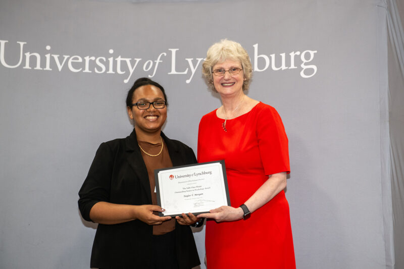 Sally Glass Hargis Outstanding Senior in Psychology Award: Taylor Morgan ’24 poses with Dr. Alison Morrison-Shetlar.