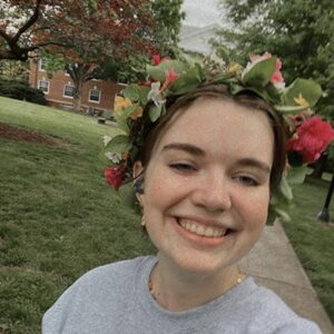 Samantha Schatzman '24 wearing a flower crown.